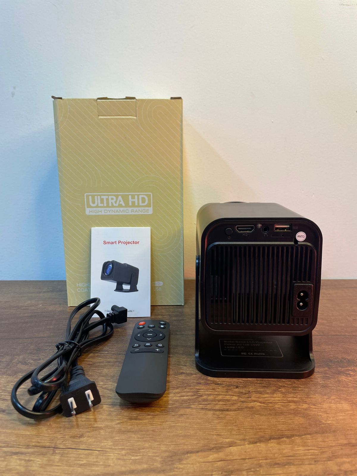 PROYECTOR HY320 CON XUPERTV (MAGIS)